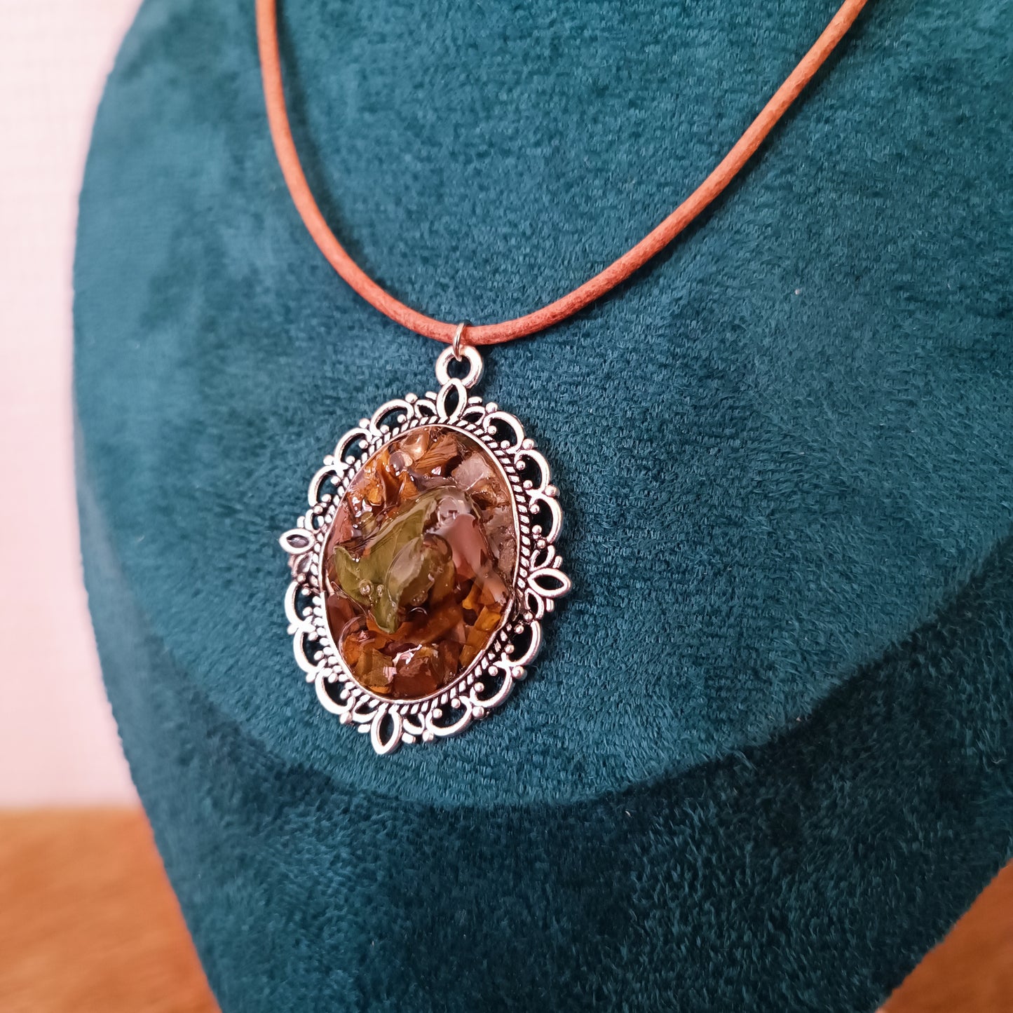 Collier lierre