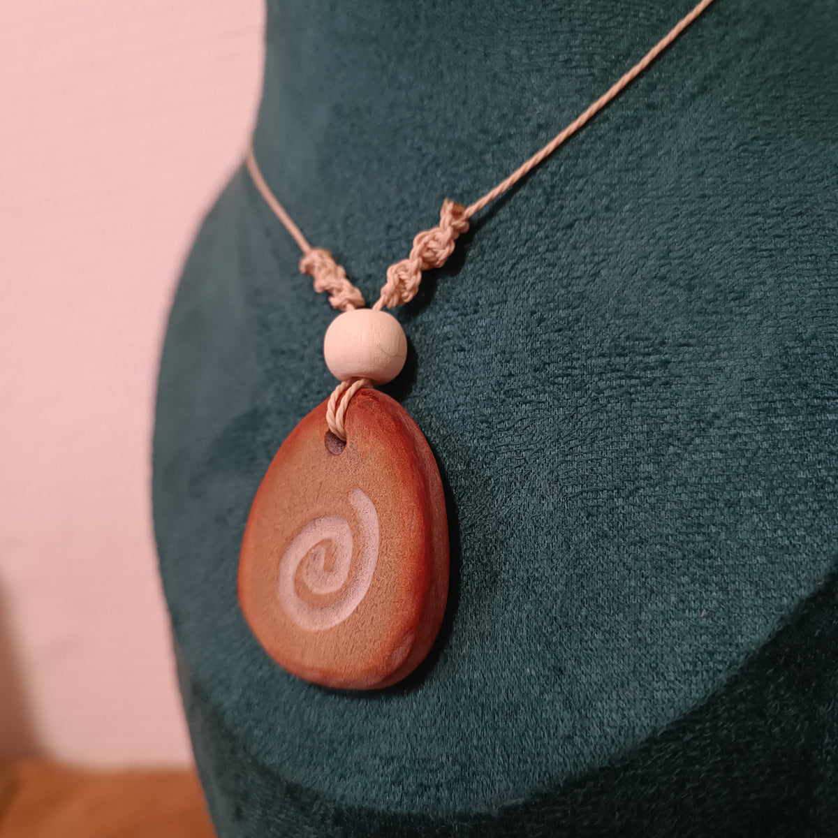 Collier noyau spirale