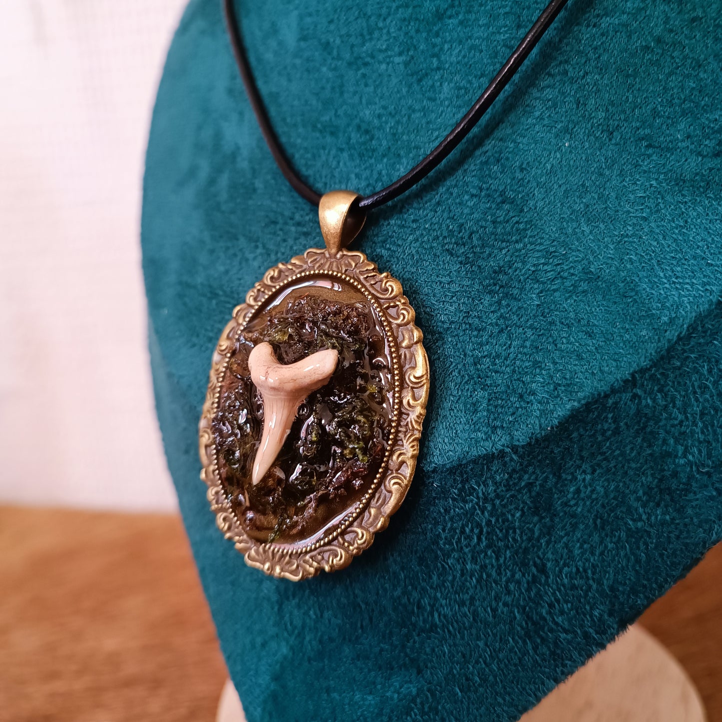 Collier requin