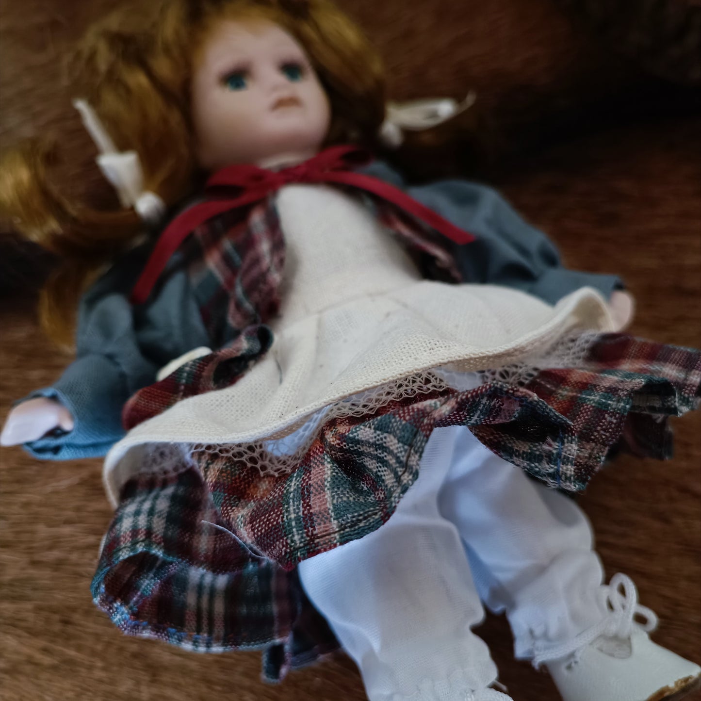 Poupée porcelaine