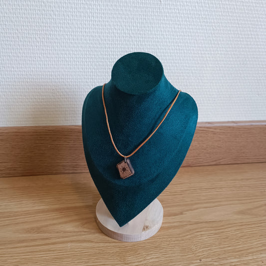 Collier rune sorcière