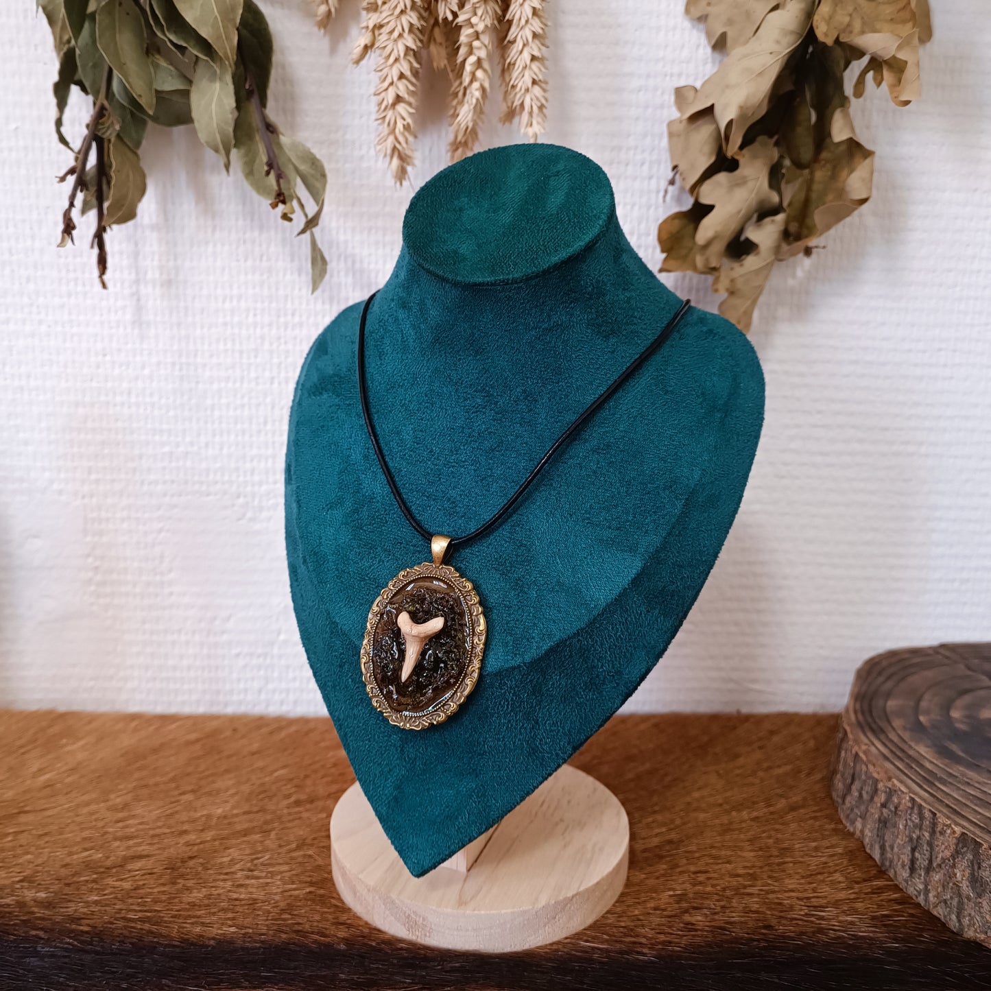 Collier requin