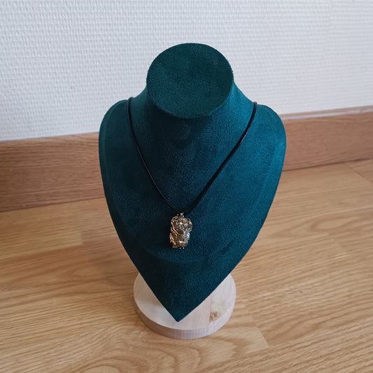 Collier pyrite